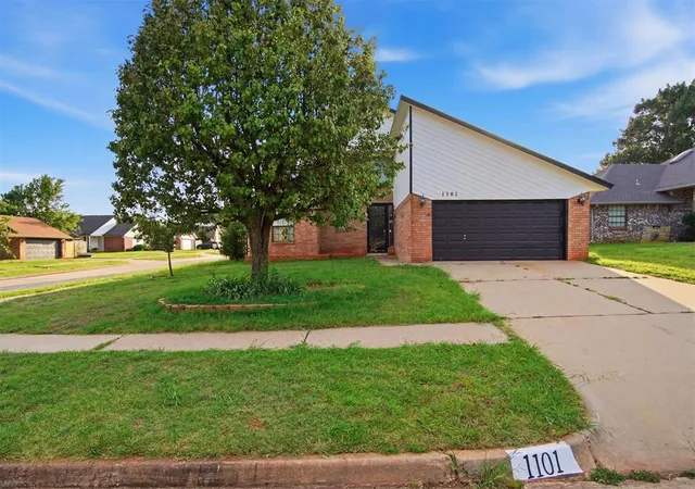 Homes for sale in Moore, OK | 1101 David Rd, Moore, OK 73160 | MLS# 1237925
