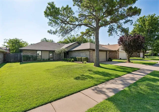 Photo 2 of Sale Pending at 2100 E Sandy Crk Trl, Edmond, OK 73013 | MLS# 1237929 | Listing updated on 2026-09-08