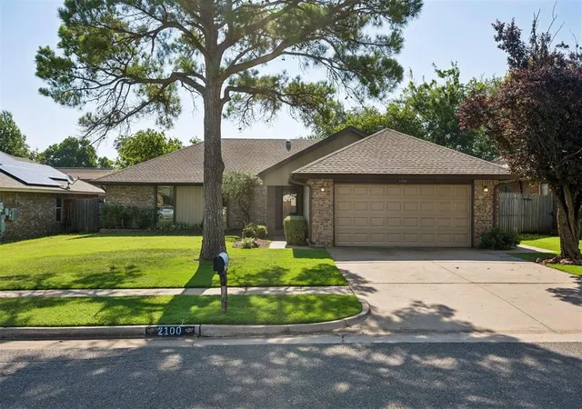 Photo 3 of Sale Pending at 2100 E Sandy Crk Trl, Edmond, OK 73013 | MLS# 1237929 | Listing updated on 2026-09-08
