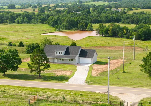 3rd image of 333861 E 930 Rd, Wellston, OK 74881 | MLS# 1237931