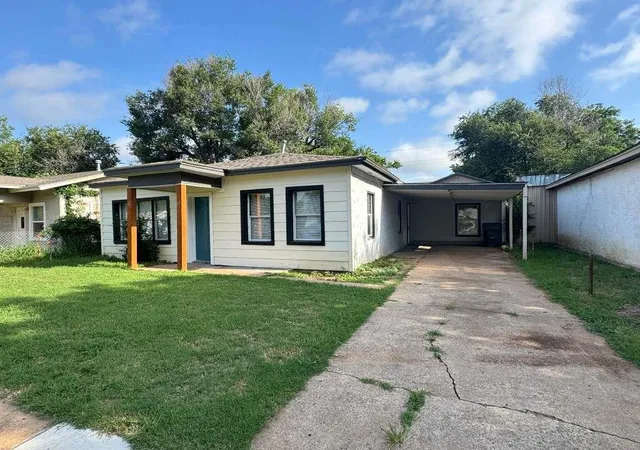 Homes for sale in Lawton, OK | 1317 Nw Lincoln Ave, Lawton, OK 73507 | MLS# 1237932