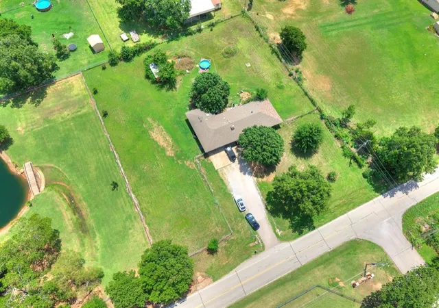 Photo 1 of Single family home for sale at 19601 S Rock Crk Rd, Shawnee, OK 74801 | MLS# 1237933 | Listing updated on 2026-10-05