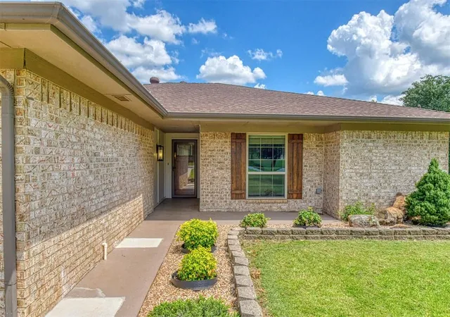 Homes for sale in Choctaw, OK | 1900 Love Ln, Choctaw, OK 73020 | MLS# 1237938