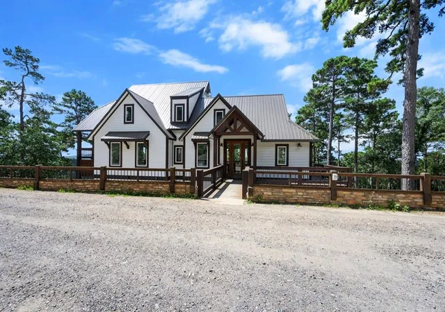 Homes for sale in Broken Bow, OK | 234 Vista Del Lago Trl, Broken Bow, OK 74728 | MLS# 1237950