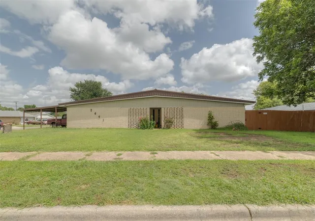 Single family home for sale at 2441 SW 77th Street, Oklahoma City, OK 73159 | MLS# 1237952