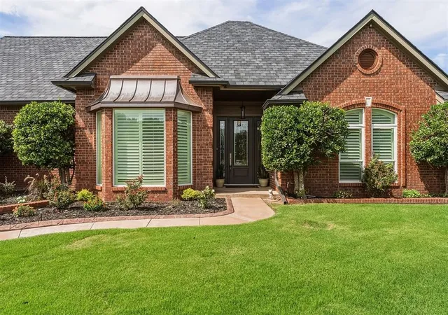 2nd image of 2013 Spirit Wood Ln, Edmond, OK 73025 | MLS# 1237963