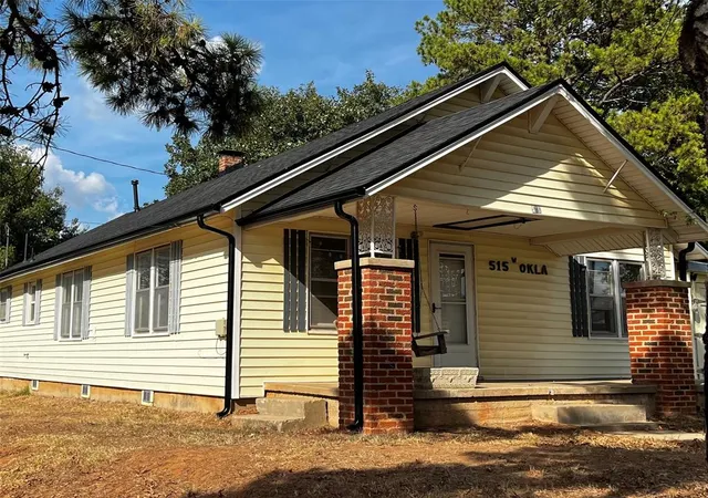 Photo 1 of Single family home for sale at 515 W Oklahoma St, Mc Loud, OK 74851 | MLS# 1237965 | Listing updated on 2026-09-24