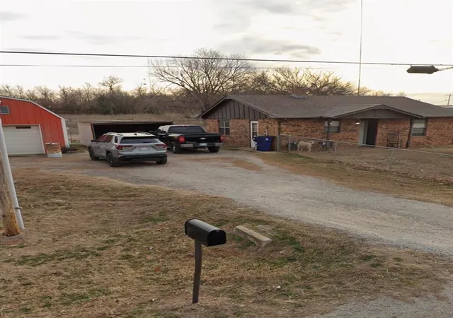 Homes for sale in Chickasha, OK | 2359 County Street 2860 Street, Chickasha, OK 73018 | MLS# 1237970