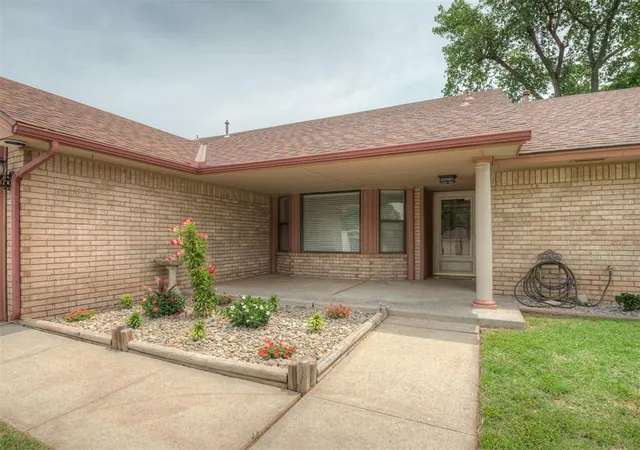 Photo 2 of Single family home for sale at 11124 Ashford Dr, Yukon, OK 73099 | MLS# 1237977 | Listing updated on 2026-09-25