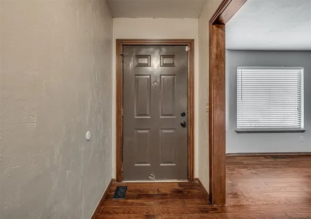 Photo 3 of Single family home for sale at 11124 Ashford Dr, Yukon, OK 73099 | MLS# 1237977 | Listing updated on 2026-09-25