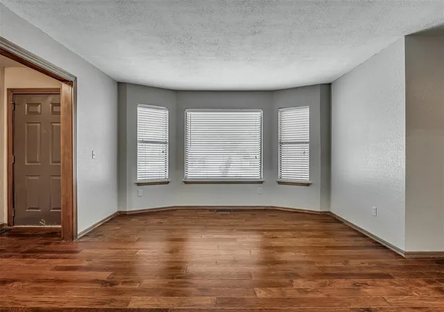 Photo 4 of Single family home for sale at 11124 Ashford Dr, Yukon, OK 73099 | MLS# 1237977 | Listing updated on 2026-09-25