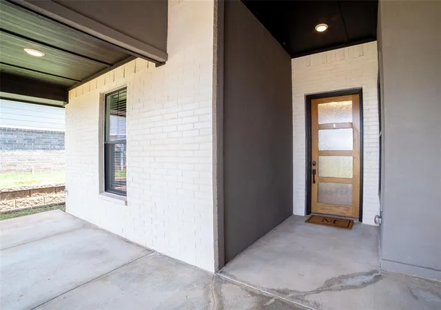 Photo 3 of Single family home for sale at 2124 El Cajon St, Edmond, OK 73034 | MLS# 1237988 | Listing updated on 2026-08-26
