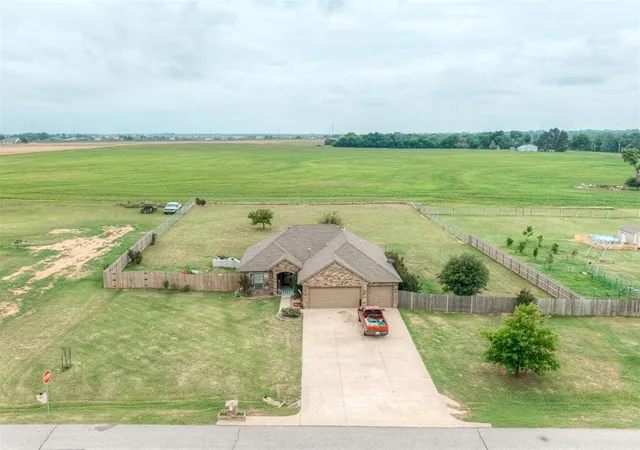 1st image of 1112 Ella Dr, Tuttle, OK 73089 | MLS# 1237991