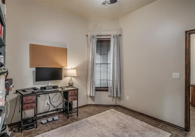 4th image of 1112 Ella Dr, Tuttle, OK 73089 | MLS# 1237991