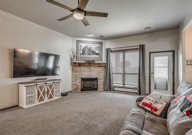 5th image of 1112 Ella Dr, Tuttle, OK 73089 | MLS# 1237991