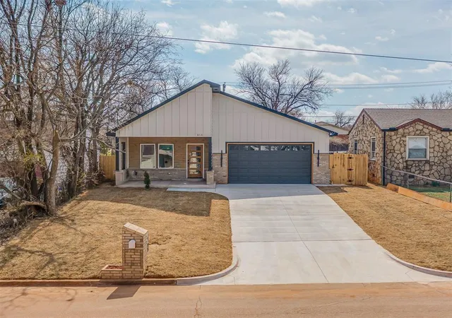 Photo 2 of Sale Pending at 816 Ne 30th Street, Oklahoma City, OK 73105 | MLS# 1237998 | Listing updated on 2026-09-12