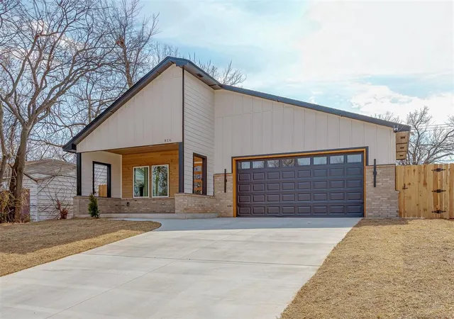 Photo 3 of Sale Pending at 816 Ne 30th Street, Oklahoma City, OK 73105 | MLS# 1237998 | Listing updated on 2026-09-12