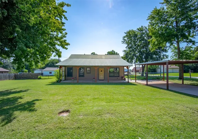 Homes for sale in Blanchard, OK | 301 Ne 5th St, Blanchard, OK 73010 | MLS# 1237999