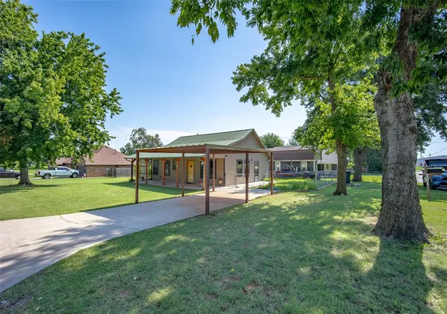 Homes for sale in Blanchard, OK | 301 Ne 5Th St, Blanchard, OK 73010 | MLS# 1237999