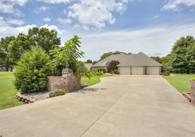 2nd image of 399 N Spinnaker Run, Stigler, OK 74462 | MLS# 1238001