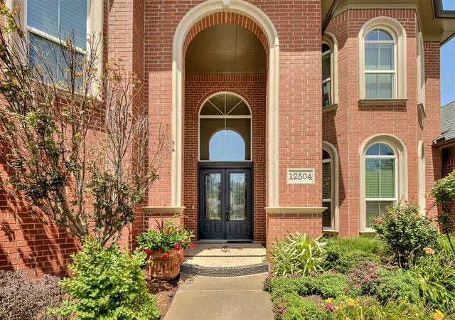image of 12504 Shire Ln, Oklahoma City, OK 73170 | MLS# 1238003