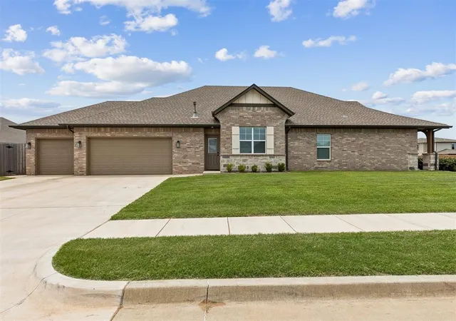 Photo 3 of Sale Pending at 6140 Dale Ave, Edmond, OK 73034 | MLS# 1238006 | Listing updated on 2026-08-19