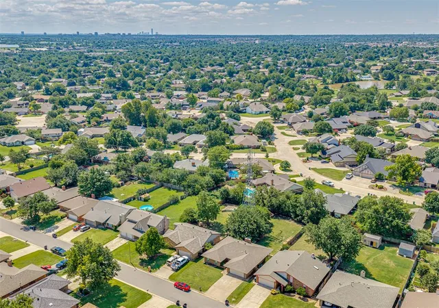 35th image of 6904 N Elk Canyon Rd, Oklahoma City, OK 73162 | MLS# 1238011