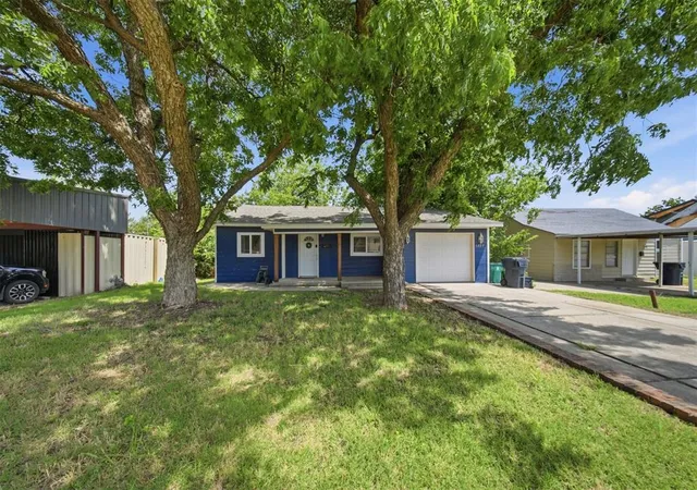 2nd image of 1227 Nw 96th St, Oklahoma City, OK 73114 | MLS# 1238015