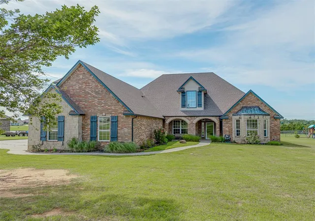 1st image of 935 Silver Chase Dr, Choctaw, OK 73020 | MLS# 1238019