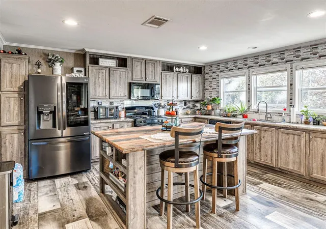 Photo 2 of Sale Pending at 1916 Se 138th Avenue, Norman, OK 73026 | MLS# 1238023 | Listing updated on 2026-09-20