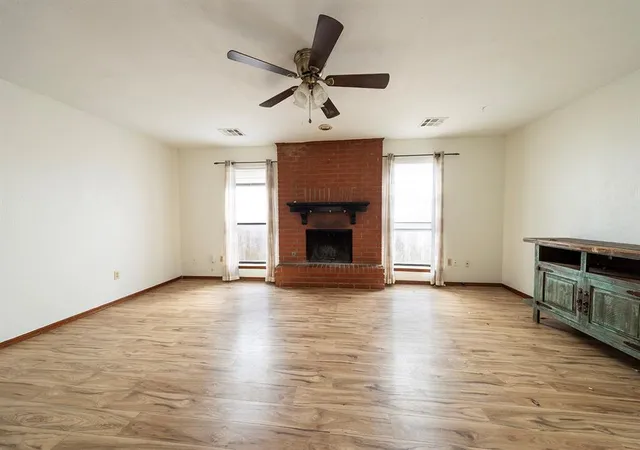 3rd image of 1113 Swan Lake Rd, Edmond, OK 73003 | MLS# 1238044