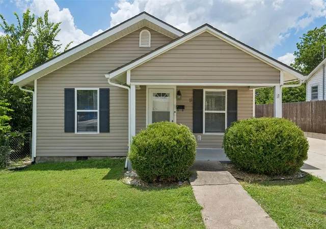 Photo 1 of Sale Pending at 11 W Pulaski St, Shawnee, OK 74804 | MLS# 1238045 | Listing updated on 2026-09-21