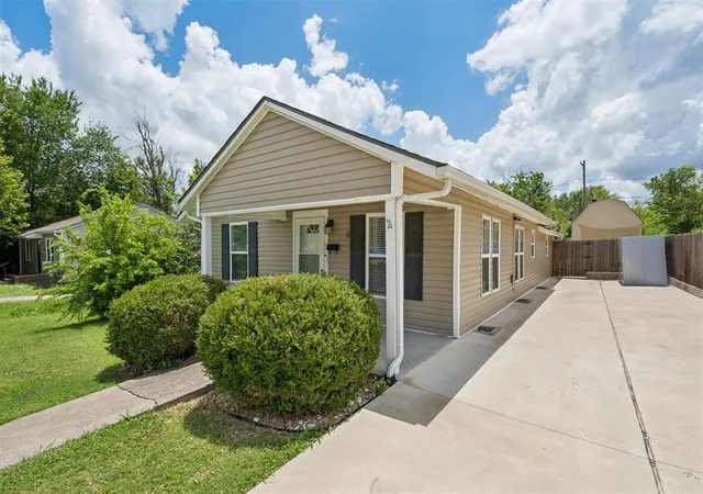 Photo 3 of Sale Pending at 11 W Pulaski St, Shawnee, OK 74804 | MLS# 1238045 | Listing updated on 2026-09-21