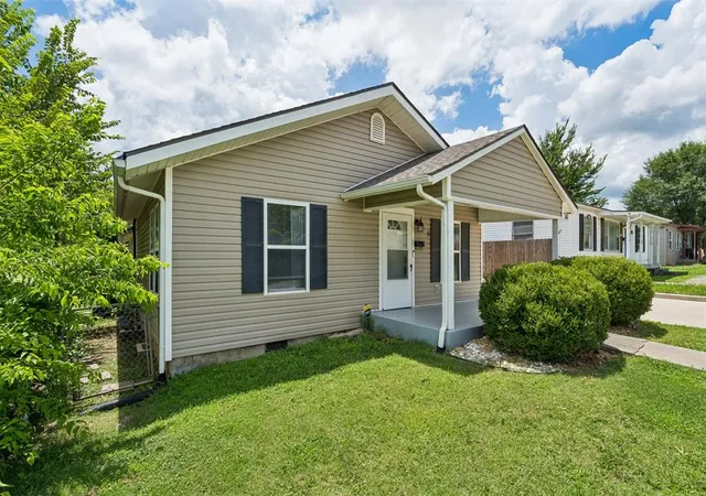 Photo 4 of Sale Pending at 11 W Pulaski St, Shawnee, OK 74804 | MLS# 1238045 | Listing updated on 2026-09-21
