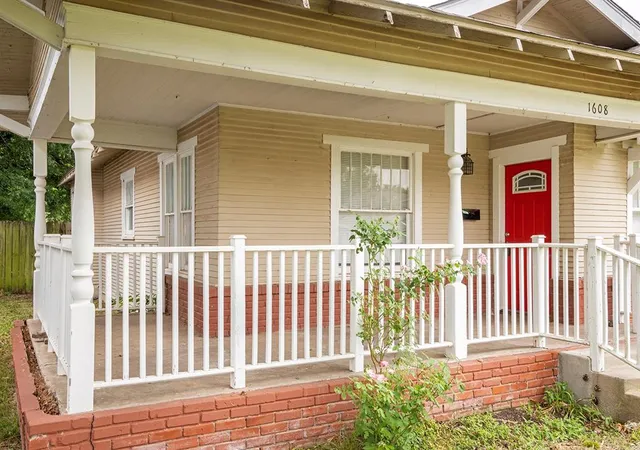 Photo 2 of Single family home for sale at 1608 Nw 33rd Street, Oklahoma City, OK 73118 | MLS# 1238048 | Listing updated on 2026-08-18