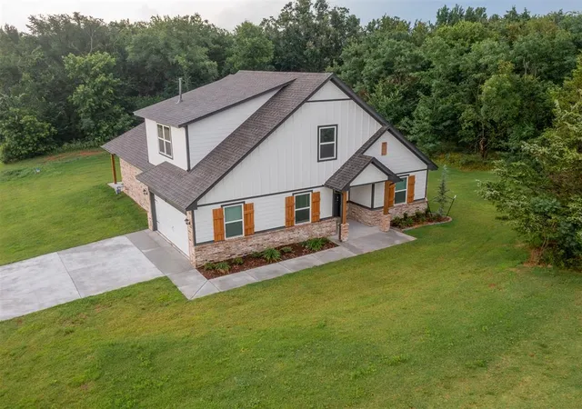 Photo 2 of Single family home for sale at 9881 Livingston Rd, Edmond, OK 73025 | MLS# 1238052 | Listing updated on 2026-09-15