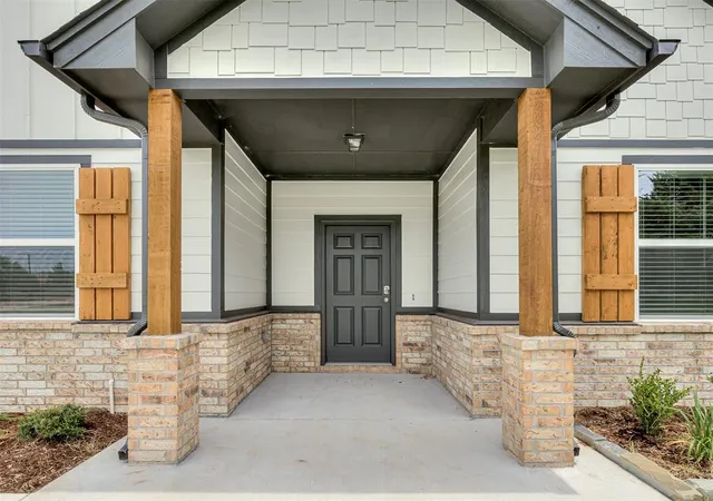 Photo 4 of Single family home for sale at 9881 Livingston Rd, Edmond, OK 73025 | MLS# 1238052 | Listing updated on 2026-09-15