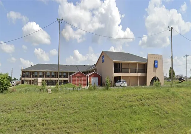 Photo 3 of Multi family home for sale at 321 N Mustang Rd, Yukon, OK 73099 | MLS# 1238053 | Listing updated on 2026-10-03