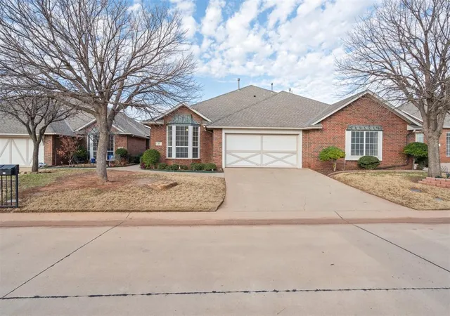 2nd image of 25 Red Admiral Wy, Edmond, OK 73013 | MLS# 1238056