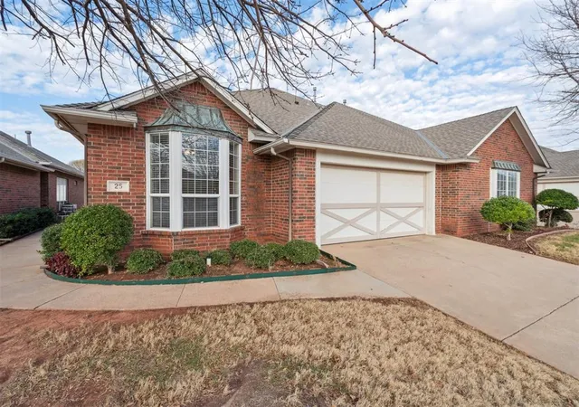 Photo 3 of Sale Pending at 25 Red Admiral Way, Edmond, OK 73013 | MLS# 1238056 | Listing updated on 2026-09-08