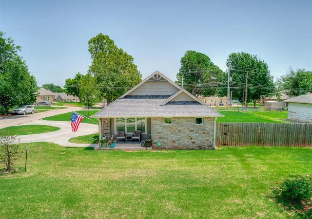 Homes for sale in Blanchard, OK | 402 S Van Buren Ave, Blanchard, OK 73010 | MLS# 1238064