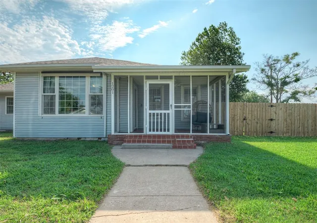 Homes for sale in Shawnee, OK | 1201 N Beard Ave, Shawnee, OK 74801 | MLS# 1238069
