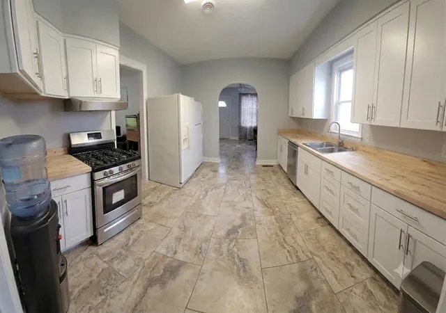 3rd image of 1927 Cedar St, Ponca City, OK 74604 | MLS# 1238076