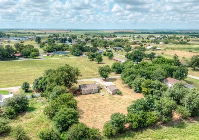 49th image of 202 W 7th St, Amber, OK 73004 | MLS# 1238078