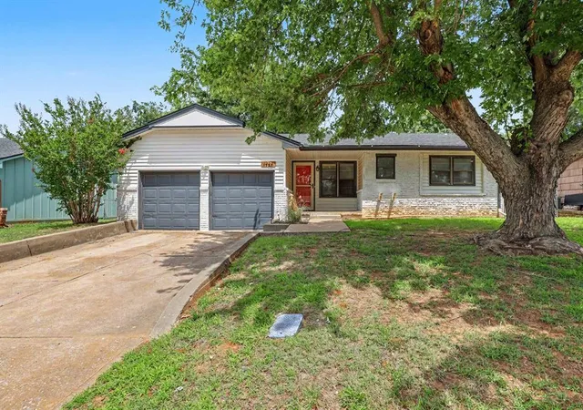 Photo 1 of Single family home for sale at 1724 Serenade Dr, Oklahoma City, OK 73130 | MLS# 1238080 | Listing updated on 2026-10-01
