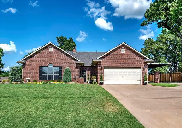 Homes for sale in Chandler, OK | 1104 S Rozell Ln, Chandler, OK 74834 | MLS# 1238089