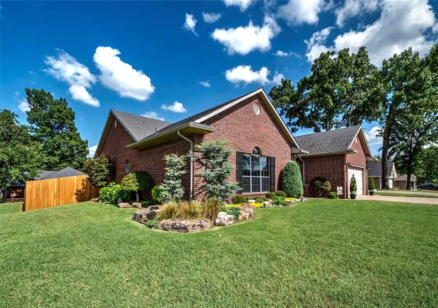 Homes for sale in Chandler, OK | 1104 S Rozell Ln, Chandler, OK 74834 | MLS# 1238089