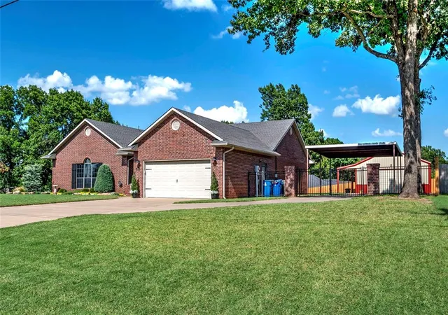 Homes for sale in Chandler, OK | 1104 S Rozell Ln, Chandler, OK 74834 | MLS# 1238089