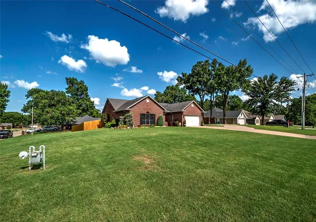 Homes for sale in Chandler, OK | 1104 S Rozell Ln, Chandler, OK 74834 | MLS# 1238089