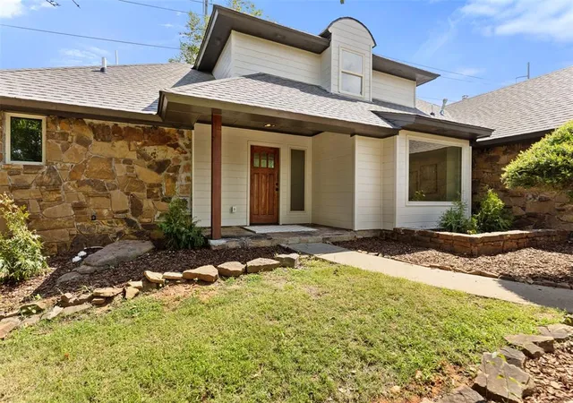 Photo 3 of Sale Pending at 2132 Running Branch Rd, Edmond, OK 73013 | MLS# 1238096 | Listing updated on 2026-09-03